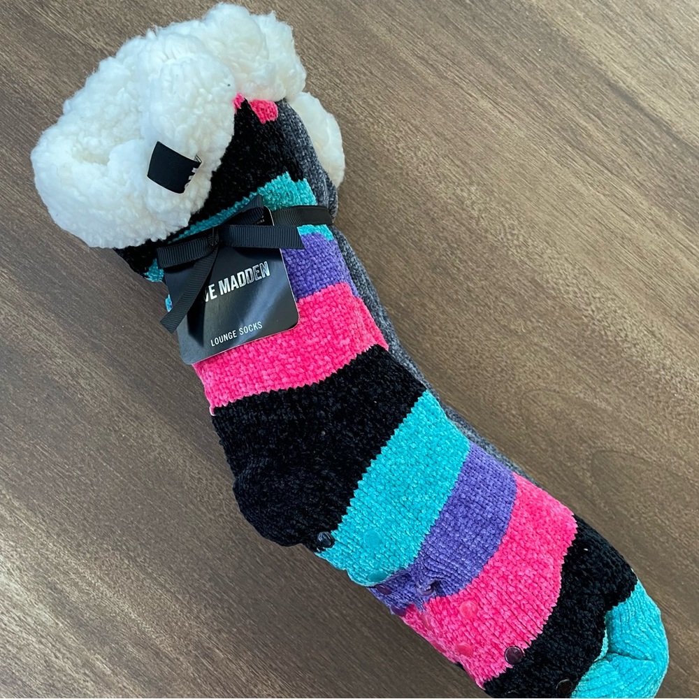 Steve Madden Women's Plush Striped Lounge Socks - Black/Multi
